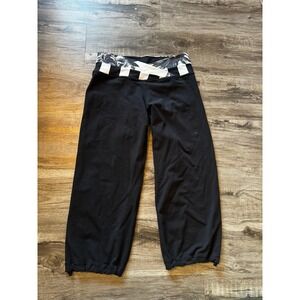 Lululemon Size 6 Black Dharana Cropped Crossover Waist Yoga Pants